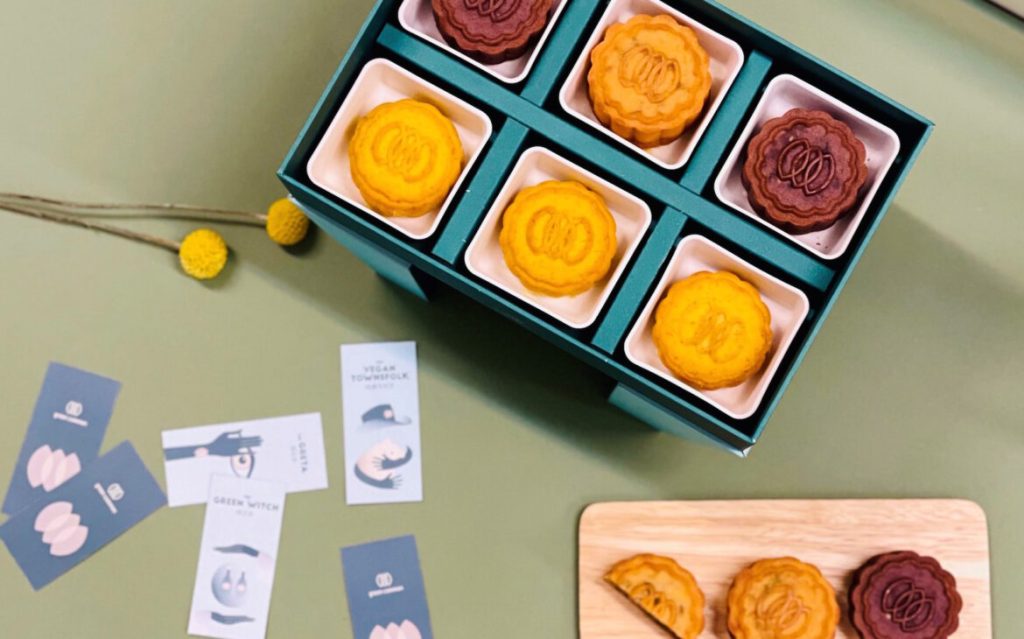 sending-vegetarian-mooncakes-to-Europe