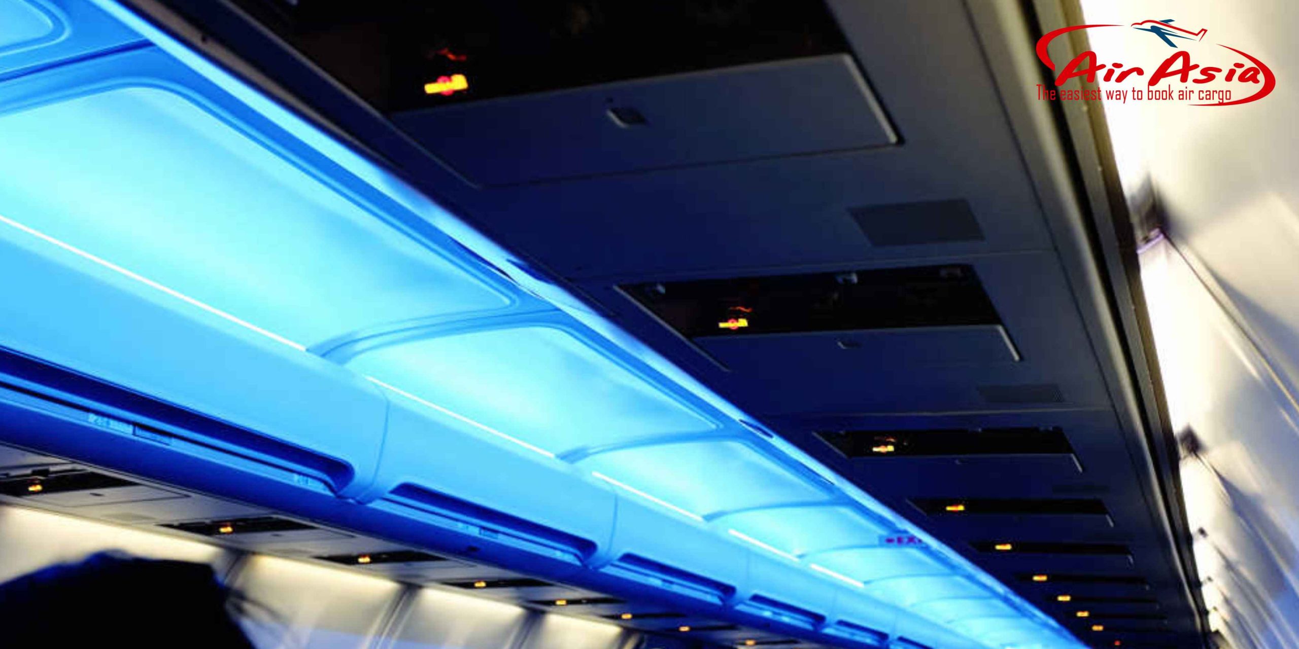 TẠI SAO ĐÈN TRONG CABIN MÁY BAY ĐƯỢC GIẢM ÁNH SÁNG KHI CẤT CÁNH VÀ HẠ CÁNH?