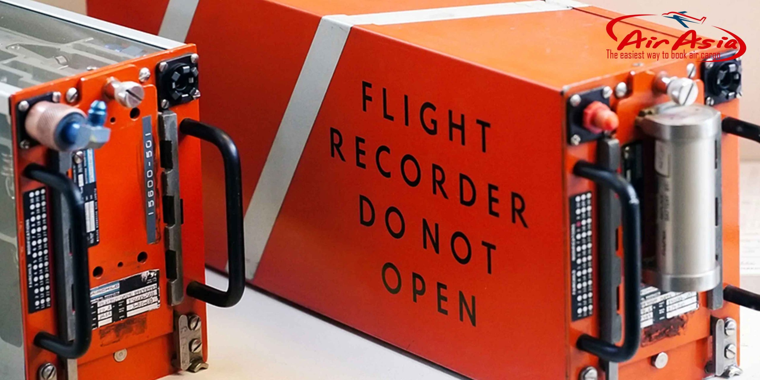  Hộp Đen Máy Bay Là Gì? Sự Thật Bất Ngờ Không Phải Ai Cũng Biết